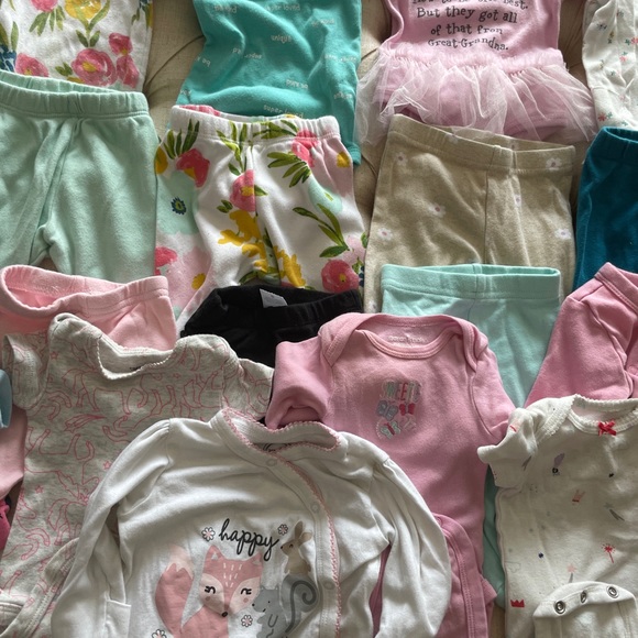 Baby Girl Clothing Lot of 44 two-piece sets, Sleeeper and Onesies Size 3 months. - Picture 3 of 9